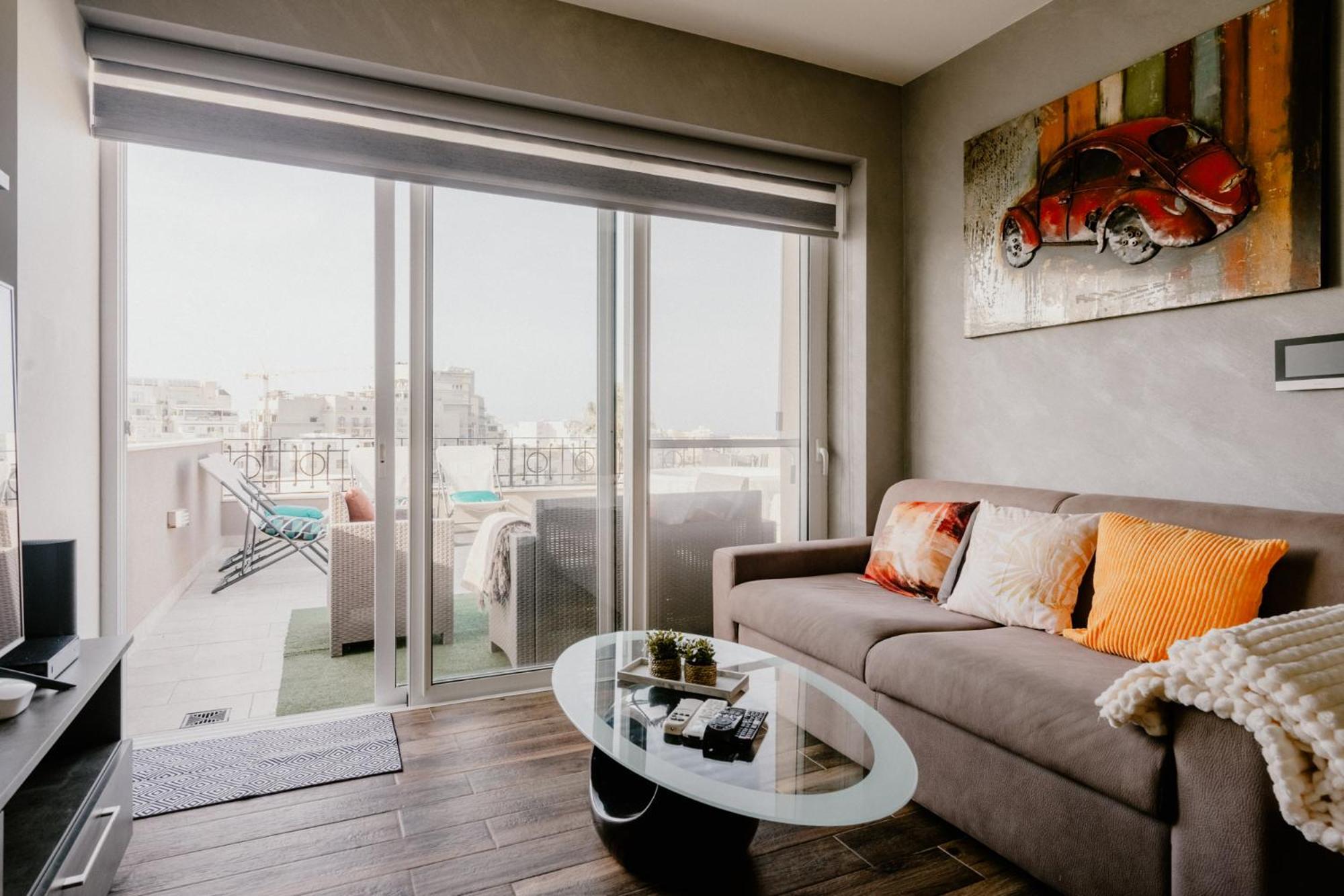 Апартаменты La88 Bayview Penthouse With Jacuzzi Слима Экстерьер фото